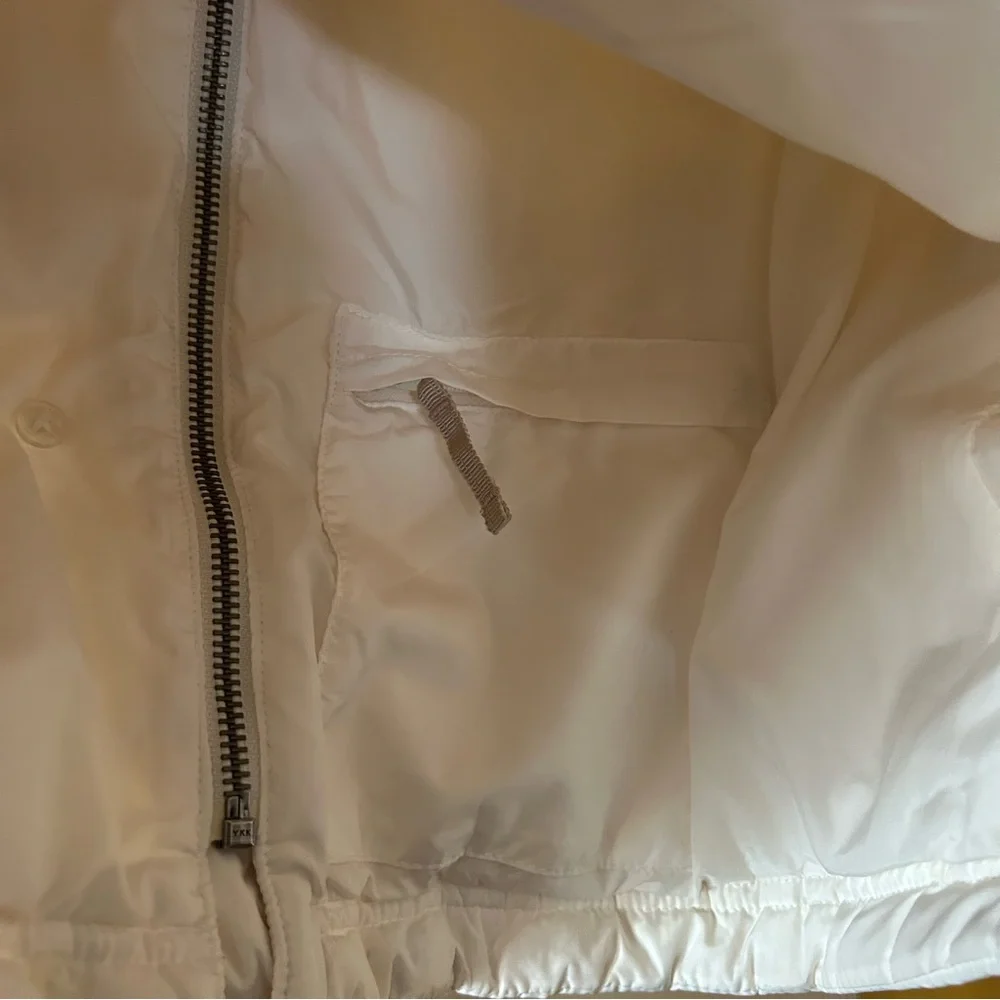 J. Crew Women’s Down Fill Puffer Vest‎ Full Zip Buttons White Style 70453 Size L